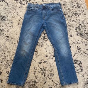 Old Navy original wash straight cut jeans with built-in flex